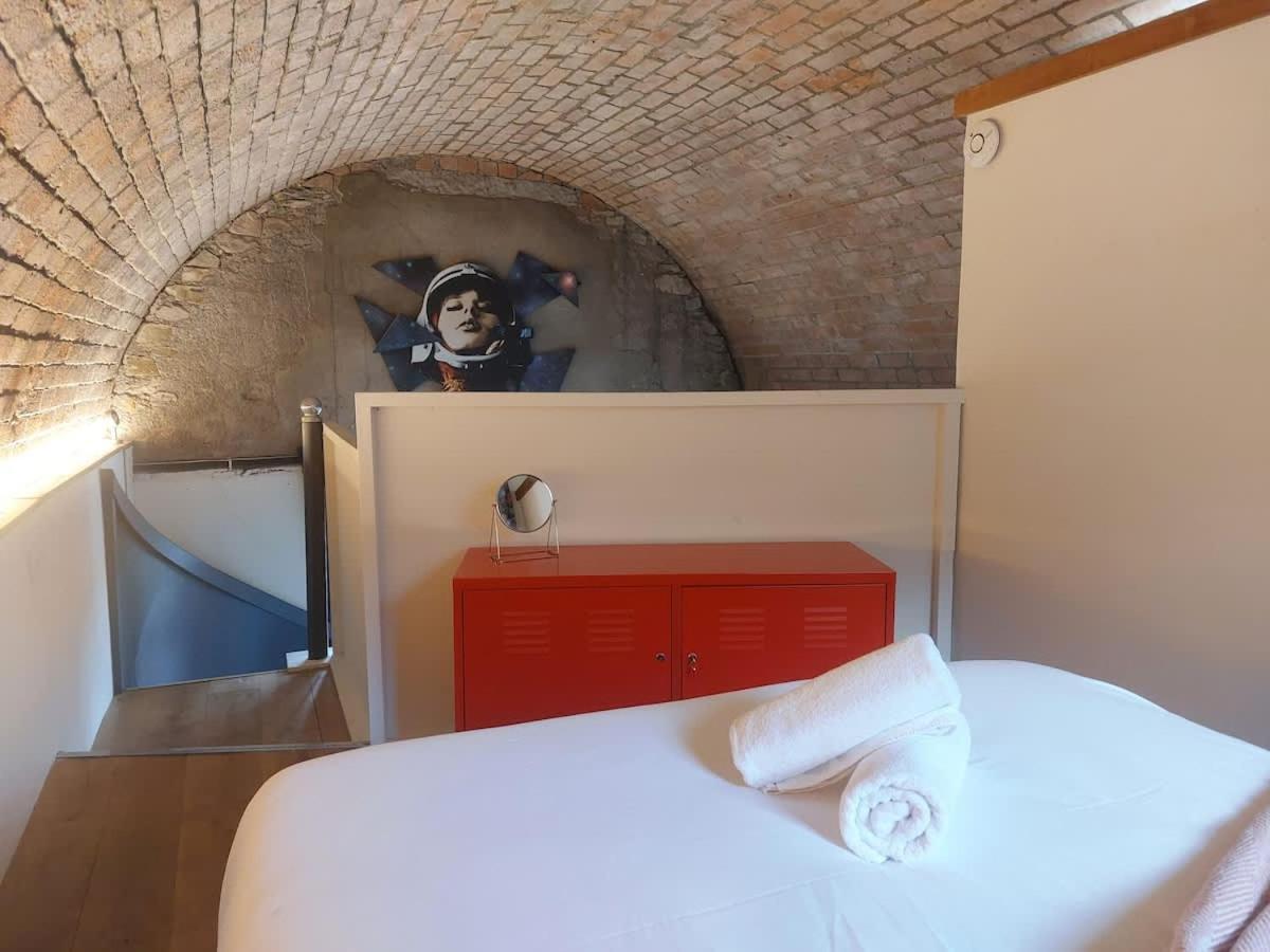 Converted Factory Loft Apartment Бристоль Екстер'єр фото