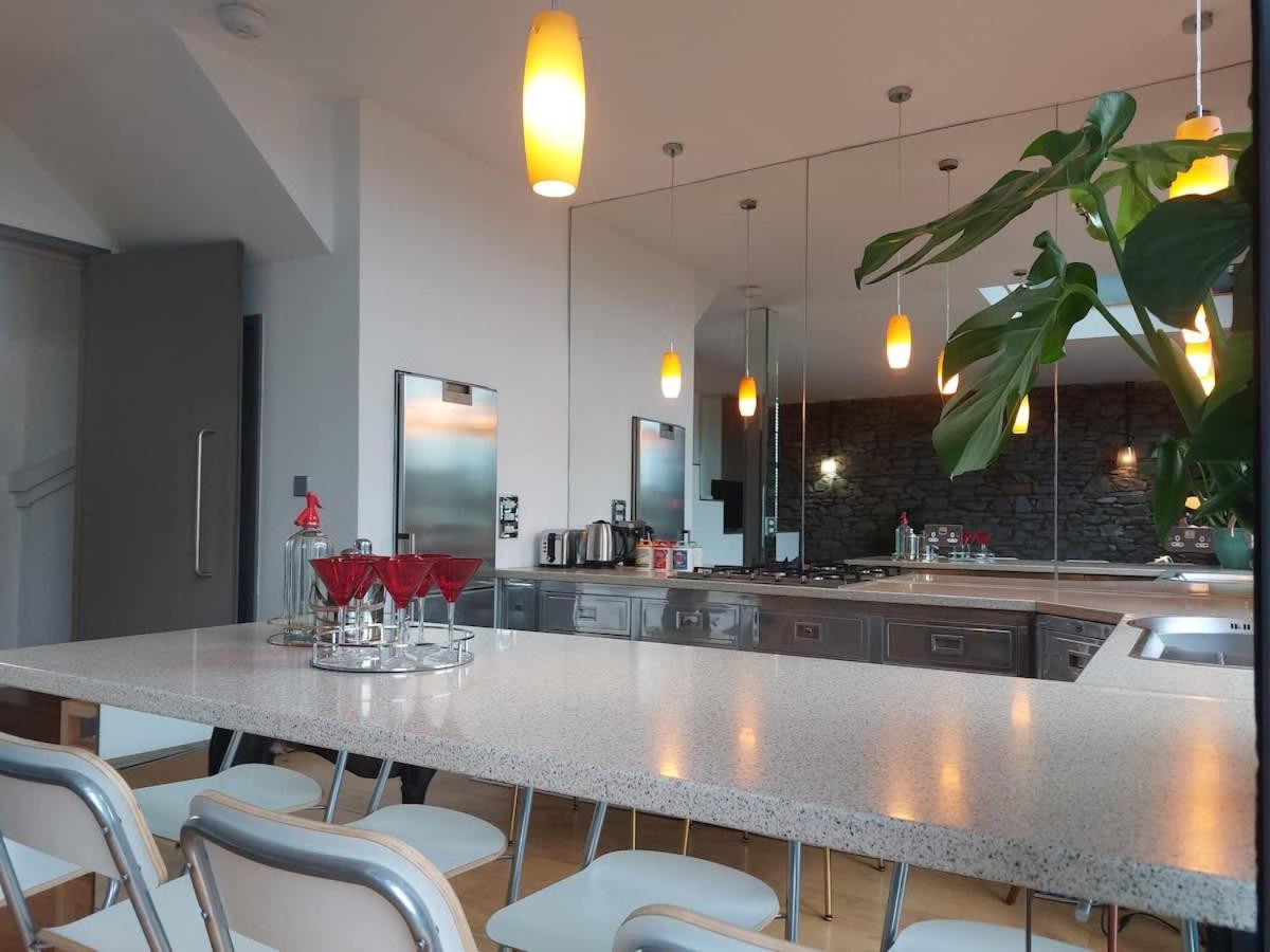 Converted Factory Loft Apartment Бристоль Екстер'єр фото