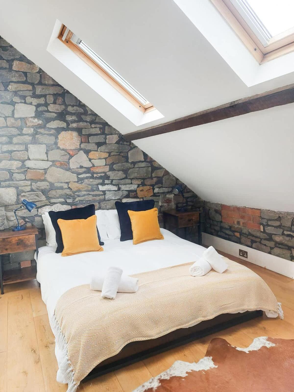 Converted Factory Loft Apartment Бристоль Екстер'єр фото