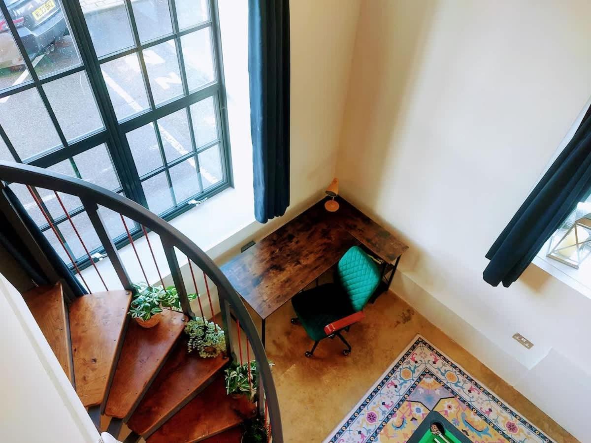 Converted Factory Loft Apartment Бристоль Екстер'єр фото