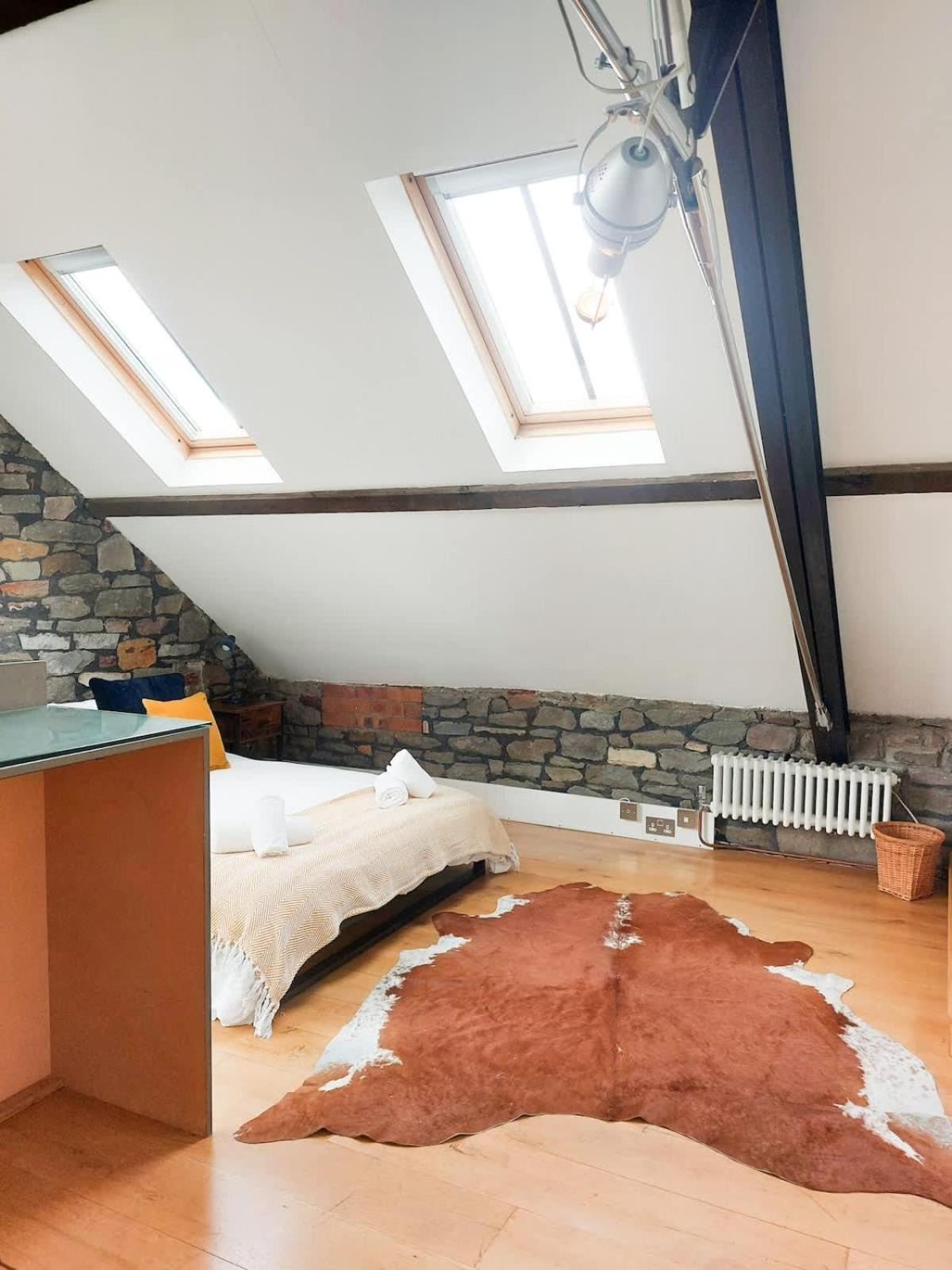 Converted Factory Loft Apartment Бристоль Екстер'єр фото