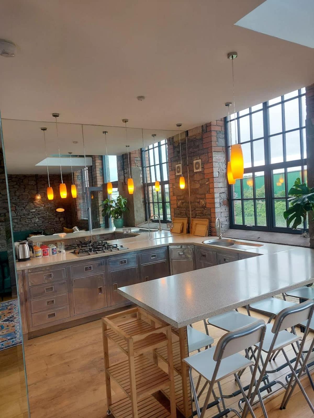 Converted Factory Loft Apartment Бристоль Екстер'єр фото